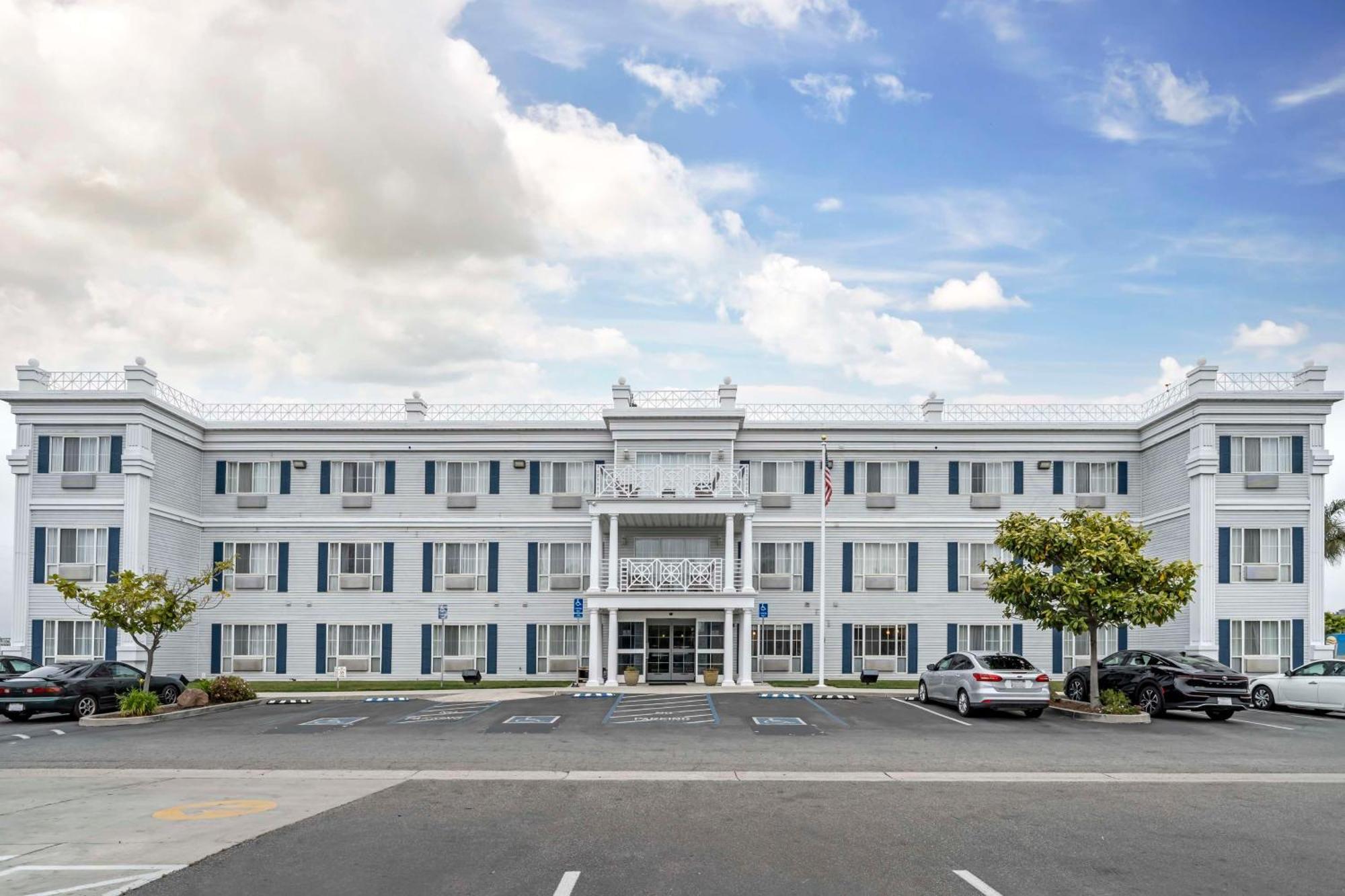 Best Western Salinas Monterey Hotel Exterior photo